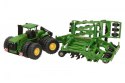 Traktor John Deere i zestaw do orki